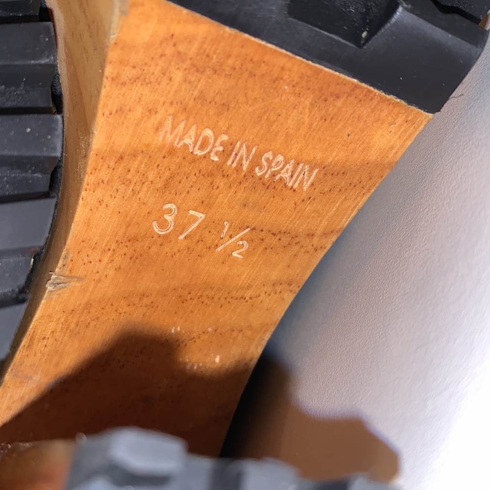 Polo Ralph Lauren Camryn Suede Bootie. - Picture 15 of 15